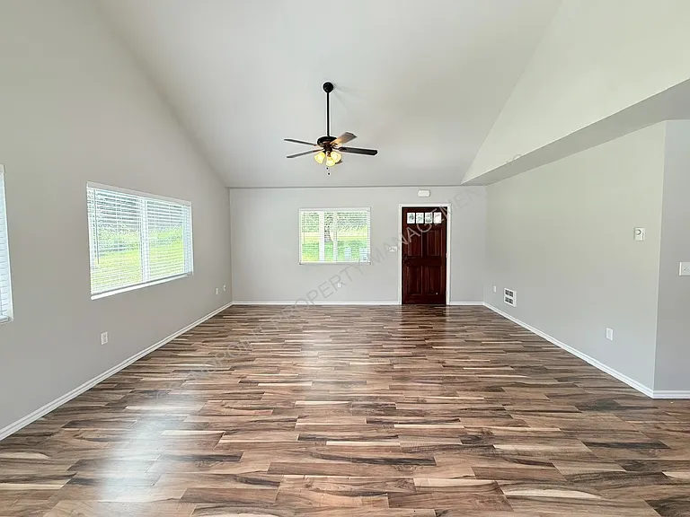 2087 Lower Pack River Rd — Photo 15