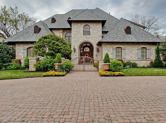 2nd image of 6139 Waggoner Dr