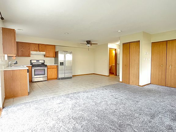2nd image of 25239 Shannon Dr #25239