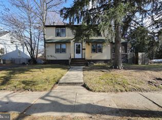 39 S Terrace Ave, Maple Shade, NJ 08052