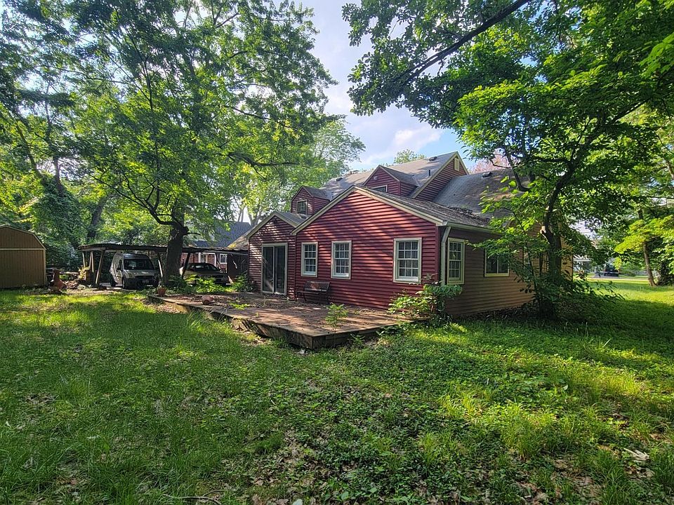 2nd image of 635 Compton Rd