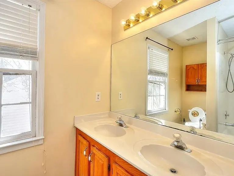 1280 Shamrock Hill Cir — Photo 11