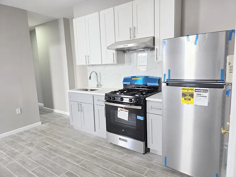 4405 5th Ave #4R — Photo 1
