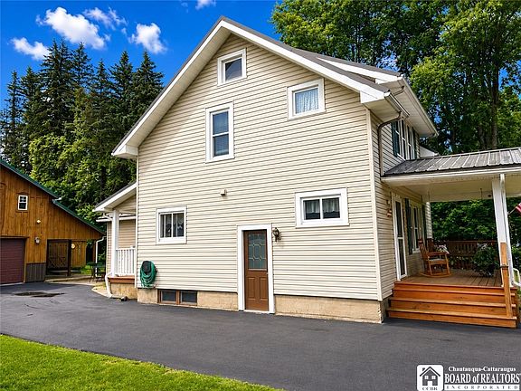 2nd image of 76 Ivory St