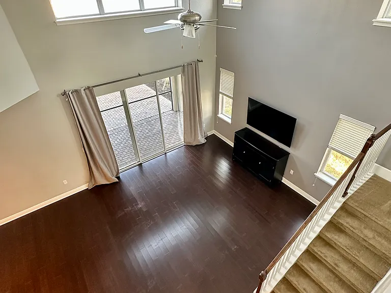 7922 Hampton Lake Dr — Photo 10