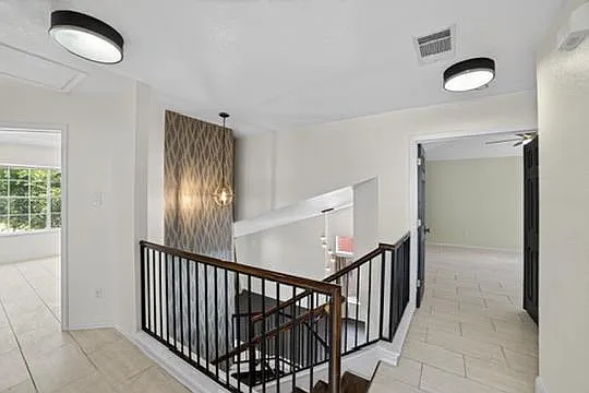 813 Settlement St — Photo 7