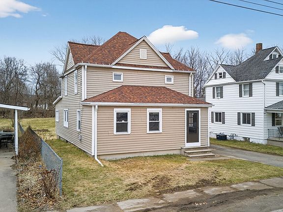 3rd image of 132 Bradford St