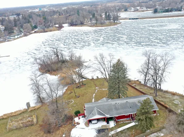 101 2nd Ave SE, New London, MN 56273