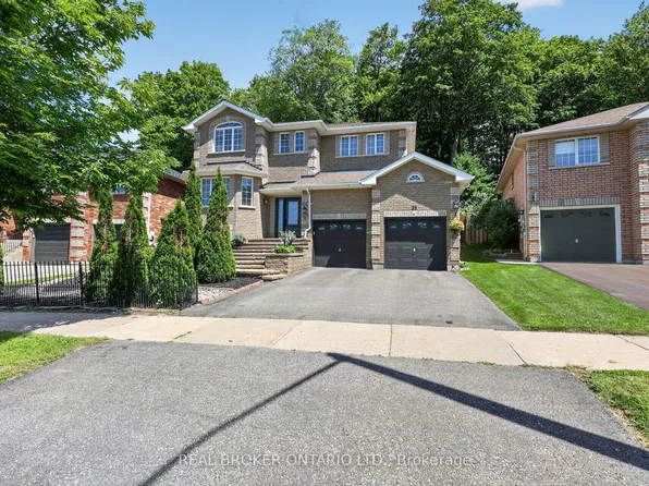 35 Bloom Cres, Barrie, ON L4N 0S8