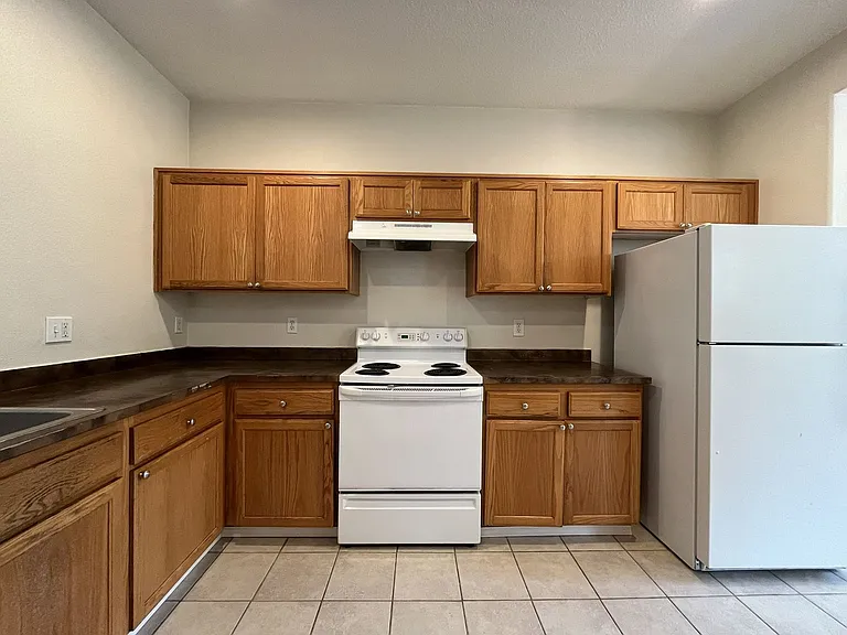 149 NE 75th Ave — Photo 8