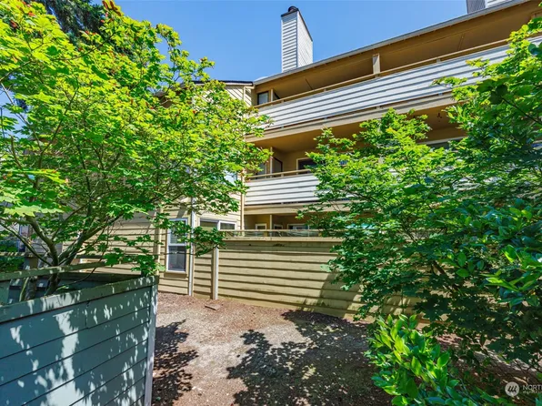2522 S 317th Street #305, Federal Way, WA 98003