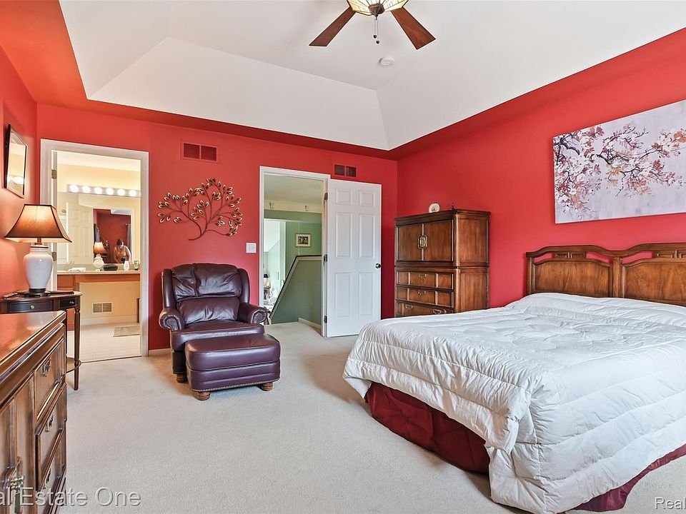 37585 Newburgh Park Cir #16, photo 13