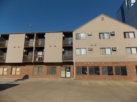 2nd image of 522 S Clinton St #317