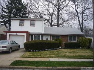 179 Fairfield St, Valley Stream, NY 11581