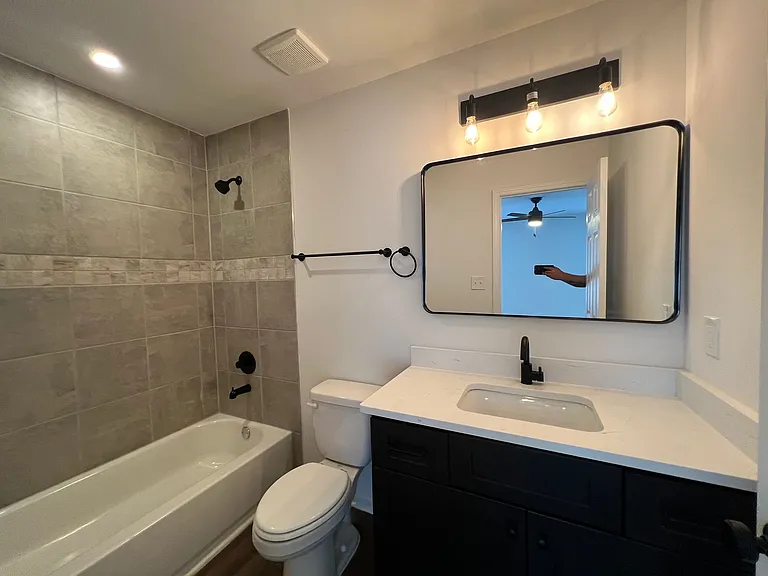 1825 The Oaks Ave — Photo 4