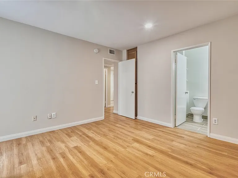 4546 Murietta Ave #105 — Photo 14