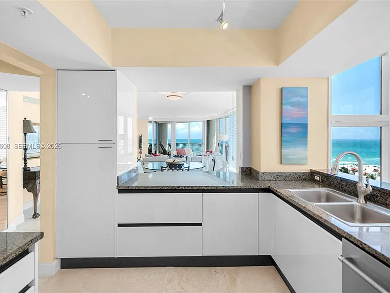 1500 Ocean Dr #702 — Photo 6
