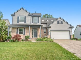 973 Country Creek Dr, Saline, MI 48176