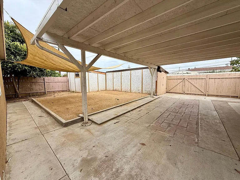 4901 Frink Ave — Photo 30