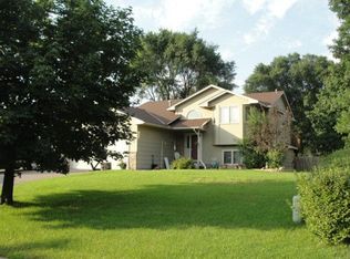 569 84th Ln NW, Coon Rapids, MN 55433