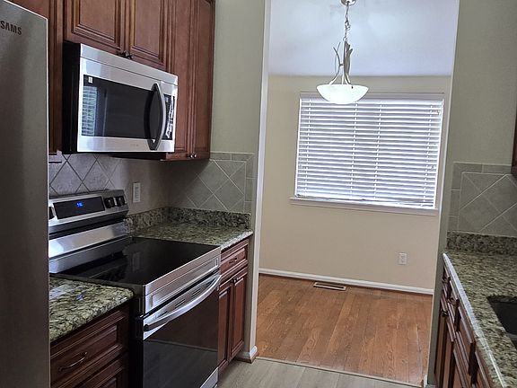 4th image of 3814 Summerwood Ct