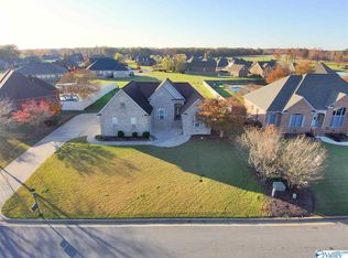 17747 Clearview St, Athens, AL 35611