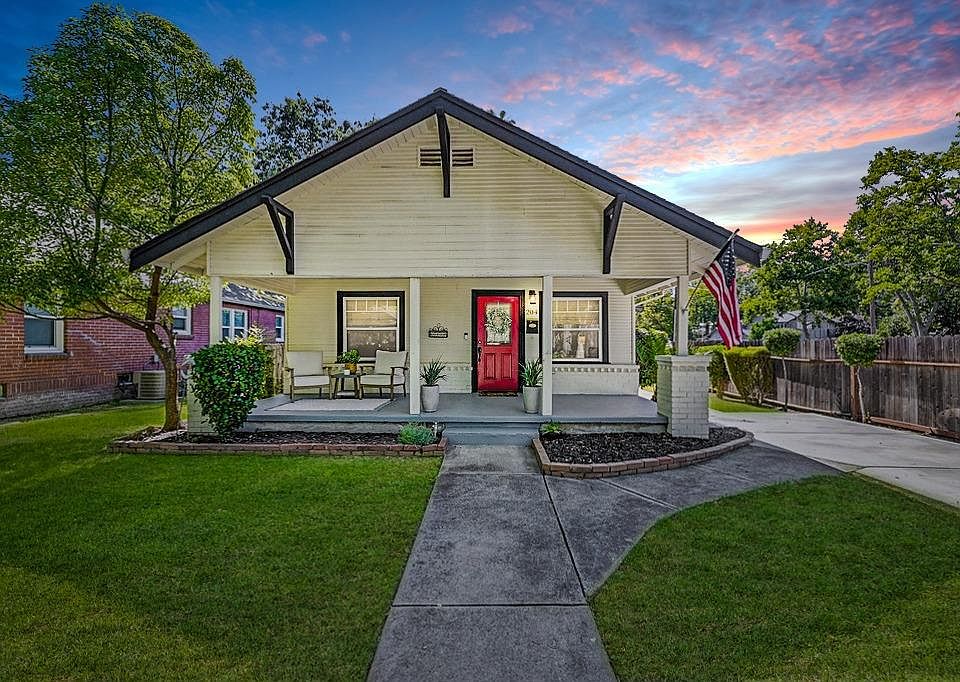 1st image of 204 Earl Ave