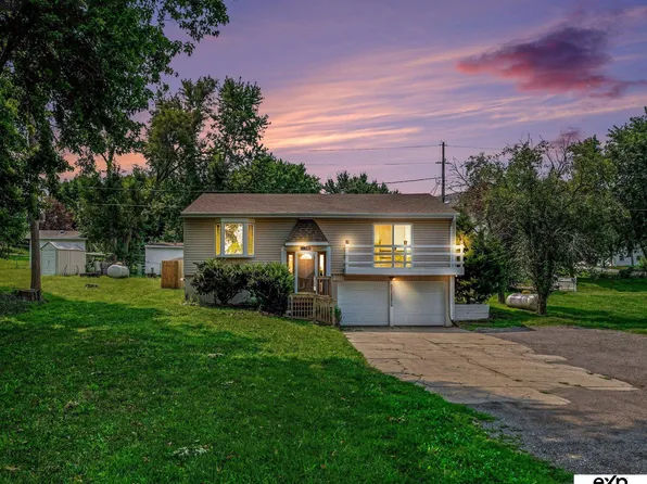11193 S Lakeshore Dr, Blair, NE 68008