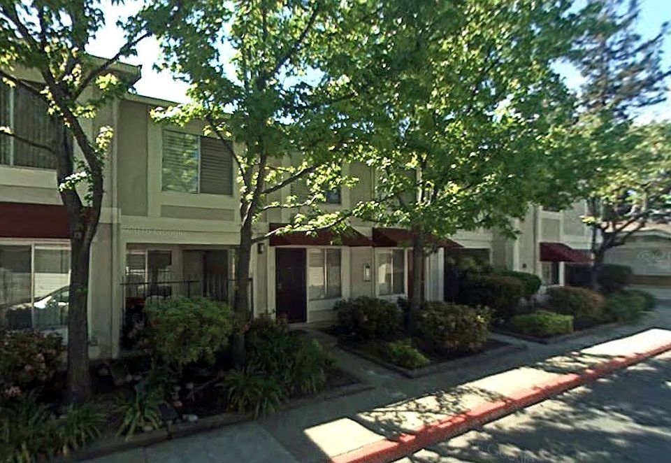 1st image of 15 Muirfield Ct