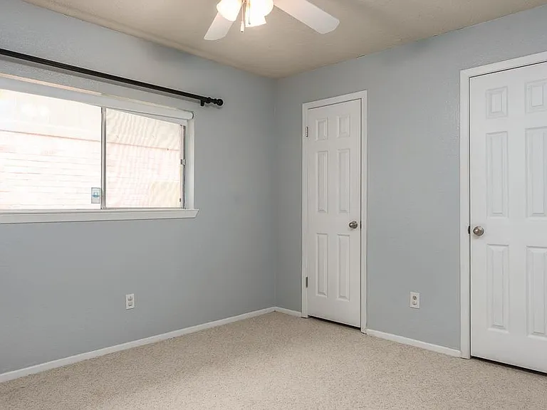 2318 Colonial Ridge Dr — Photo 12