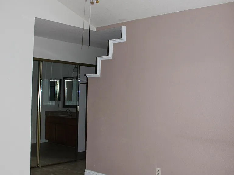 Falcon Ct — Photo 12