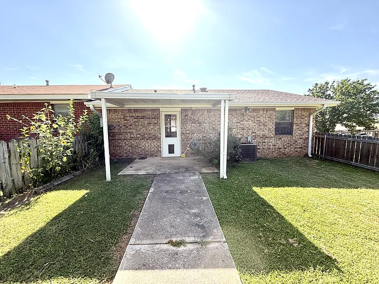 2208 Shenandoah Dr — Photo 23