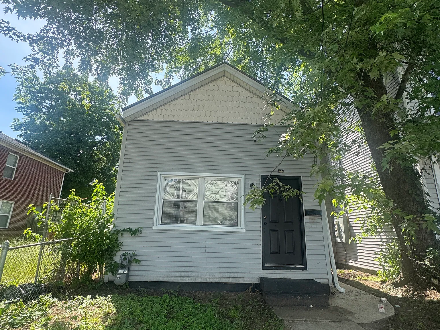 3 bed, 1000 sqft, $995 — Photo 1