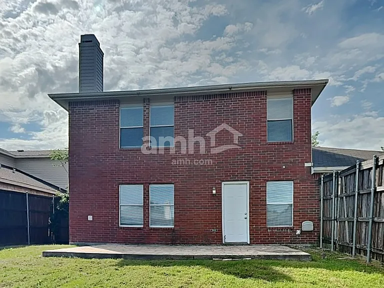 1528 Englewood Dr — Photo 22