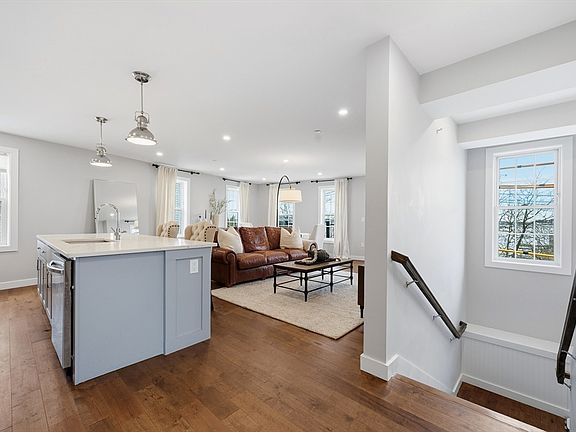 4th image of 18-20 Crestway Rd #5
