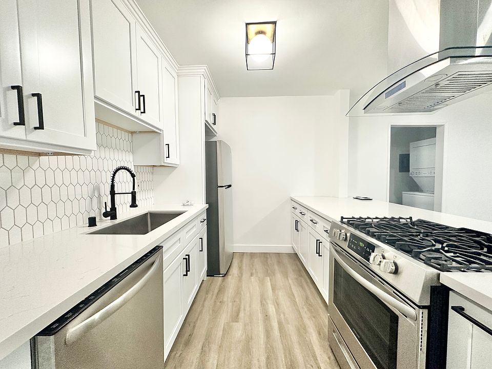 1st image of 1237 N Ogden Dr #9
