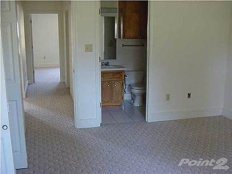 2nd image of 914 Rentz Ave