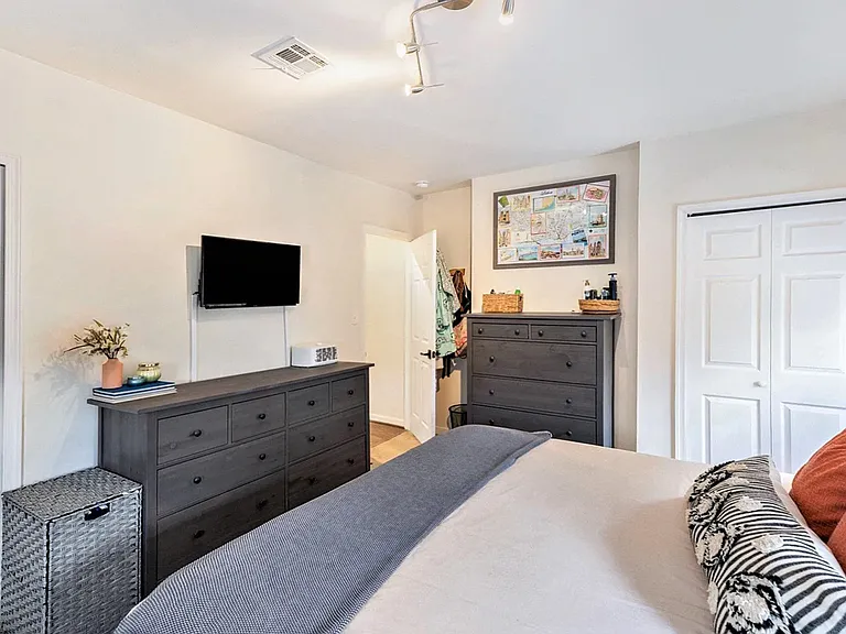 3604 Haywood St — Photo 15