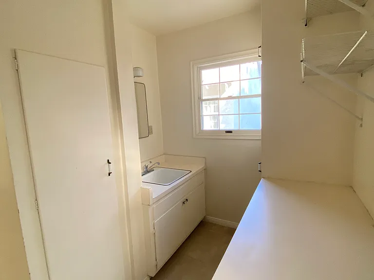 1444 N Mountain Ave — Photo 8