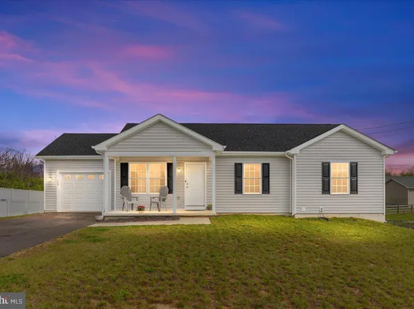 300 Hannah Ln, Bunker Hill, WV 25413