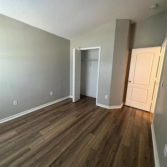 18006 Birdwater Dr — Photo 42