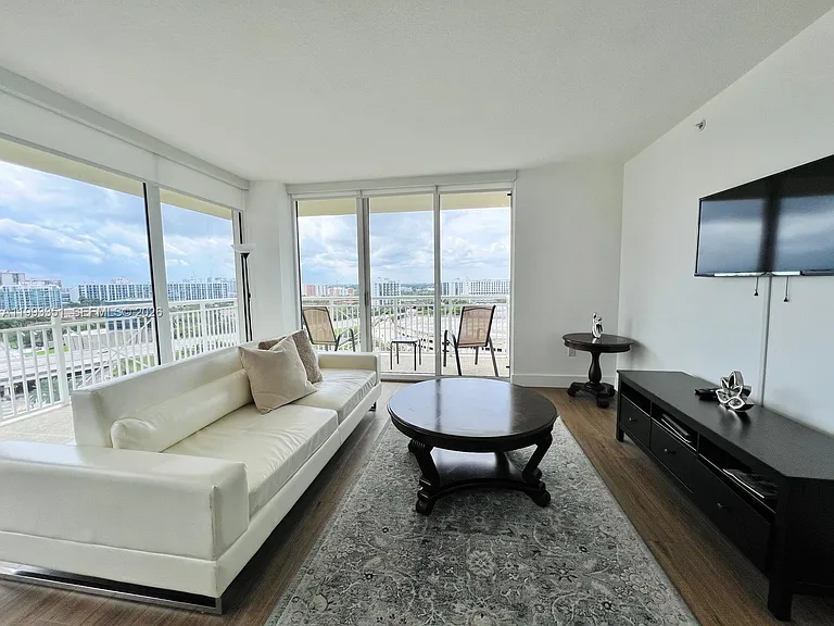 19501 W Country Club Dr #1408 — Photo 6