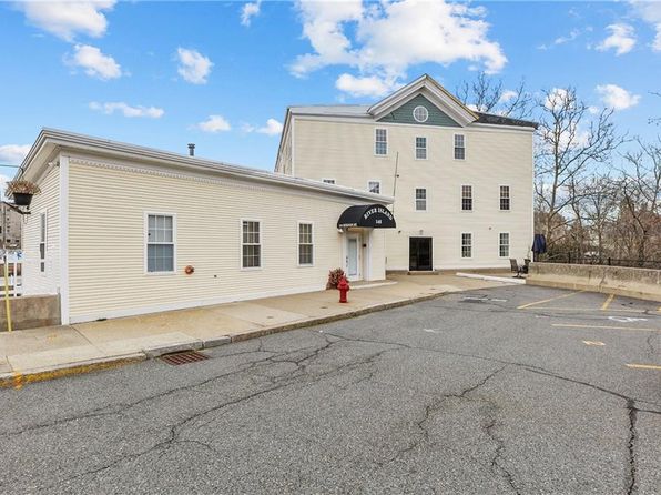 148 Bernon St APT 20, Woonsocket, RI 02895