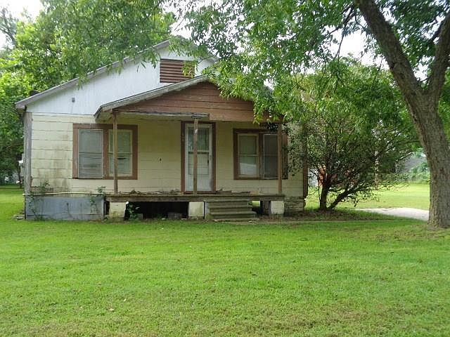 1st image of 608 Strawberry St