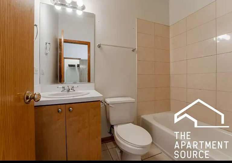 1452 N Leavitt St #2F — Photo 12