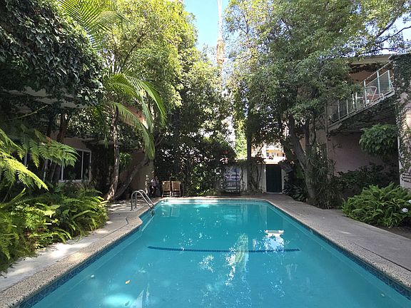 3rd image of 4228 Longridge Ave APT 3