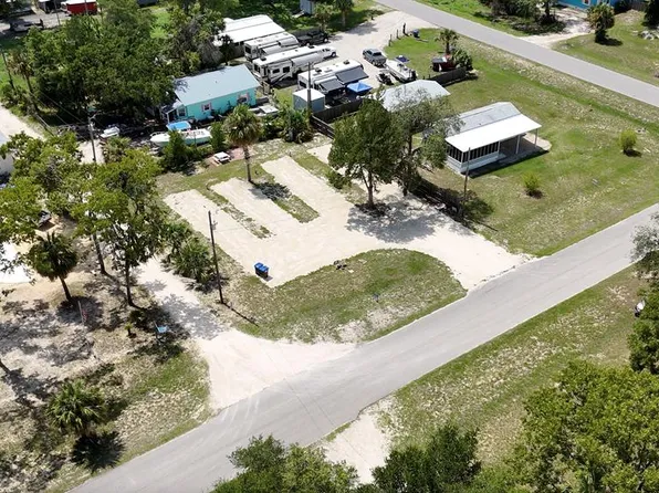  13th St, Steinhatchee, FL 32359
