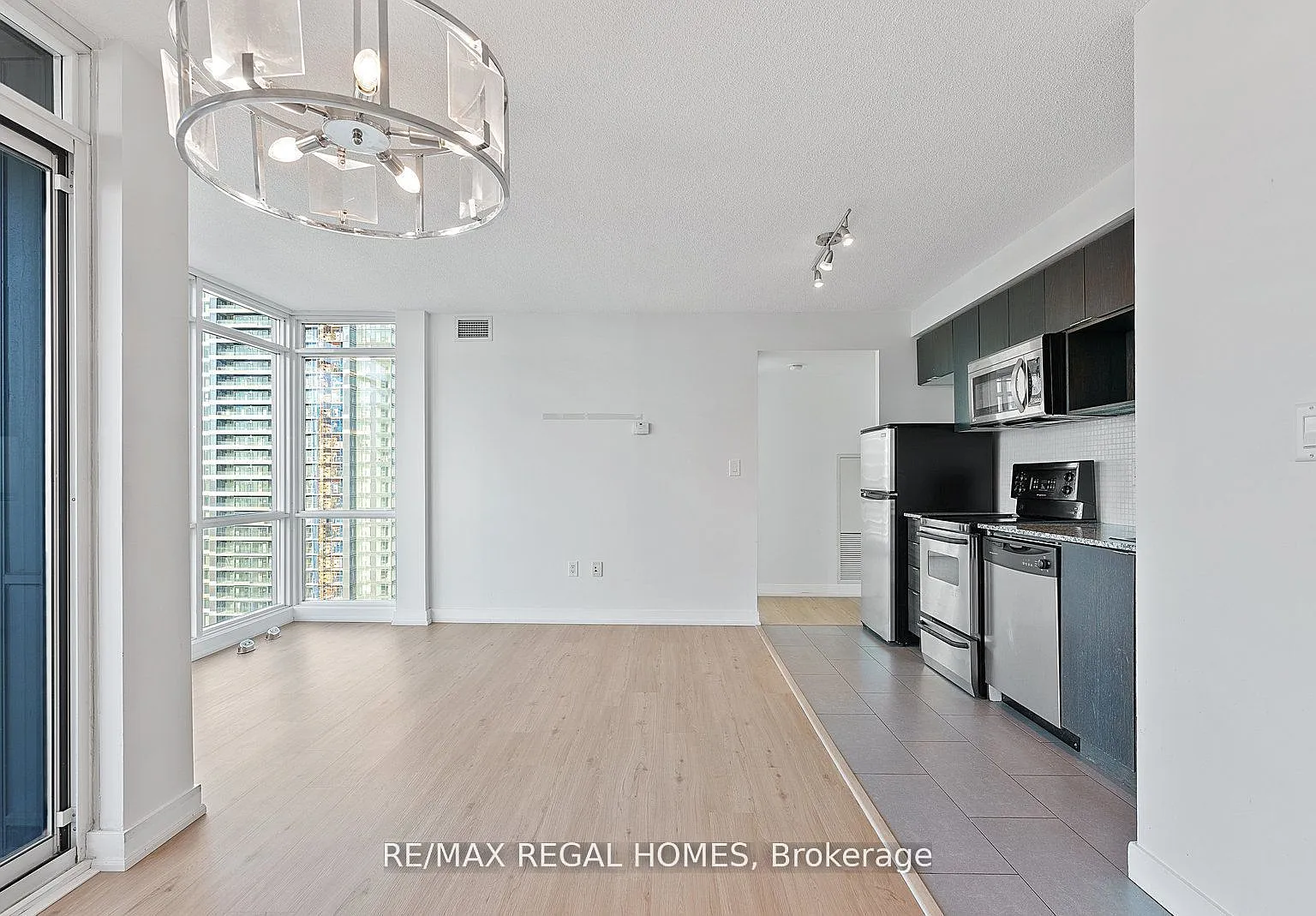 2 bed, $3,250 — Photo 3