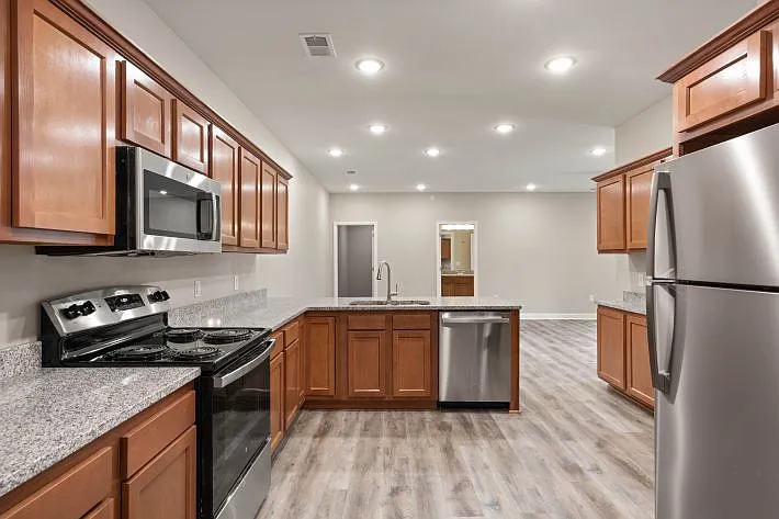 Adelyn Apartments — Photo 9