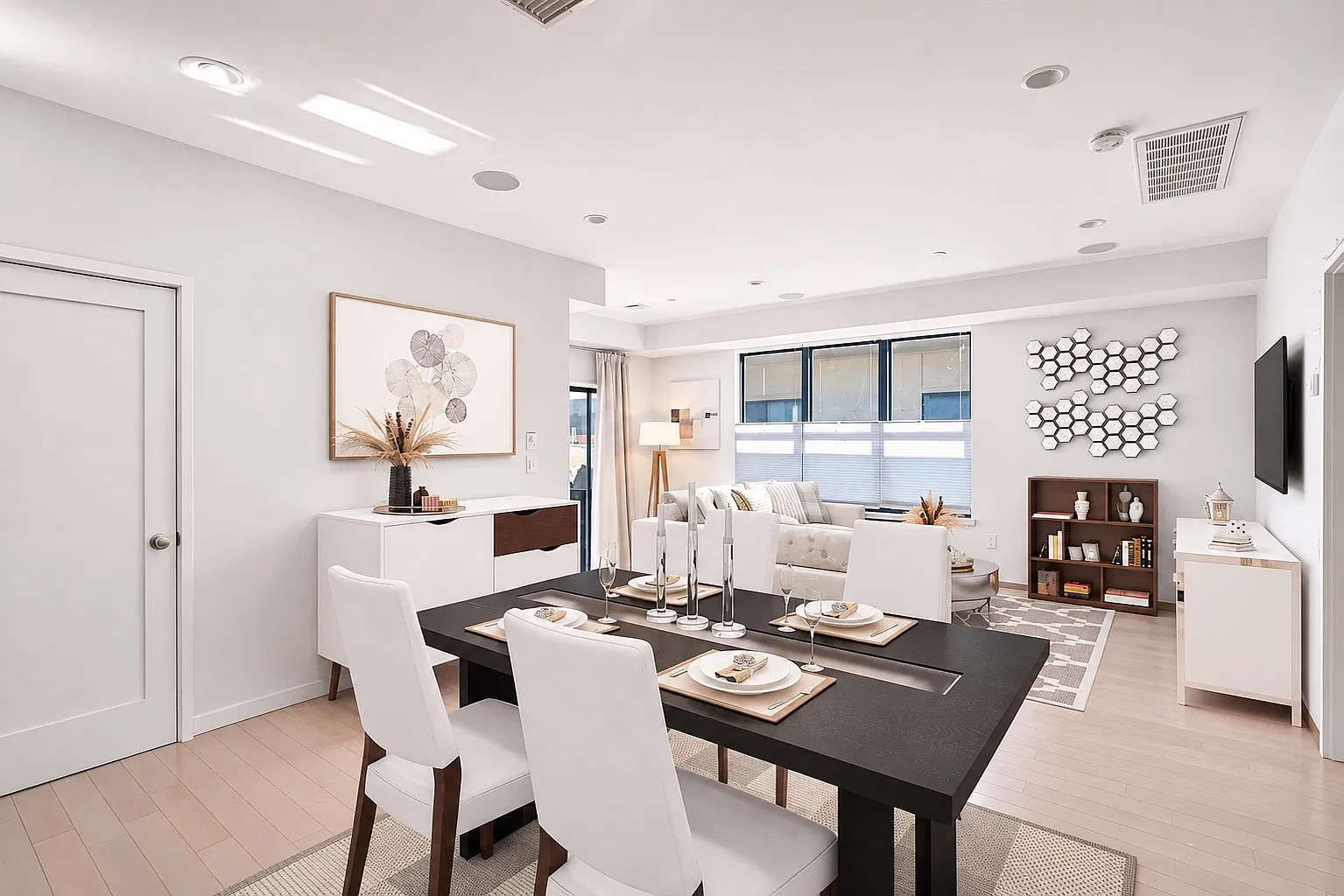 2 bed, 1.5 bath, 920 sqft, $3,800 — Photo 2